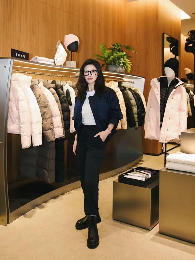 DI唐嫣檀健次的衣橱即将大上新!AG真人国际玛利亚阿姨加盟FEN(图27) DI唐嫣檀健次的衣橱即将大上新!AG真人国际玛利亚阿姨加盟FEN(图27)